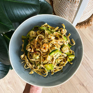 Tagliatelles de courgettes, crevettes, pâtes complètes