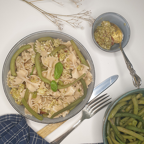 Papillon petit épeautre, pesto de haricots vert et haricots vert