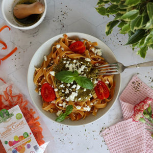 Tagliatelles Lentile Corail sans gluten au pesto, feta et tomates cerises