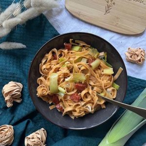 Tagliatelles piment d'Espelette, chorizo et poireau